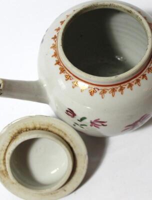 An 18thC Chinese export porcelain teapot - 3