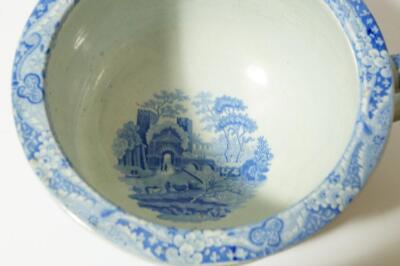 An early 19thC Spode blue and white transfer printed chamber pot - 3