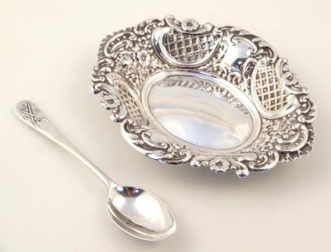 An Edwardian silver pin dish