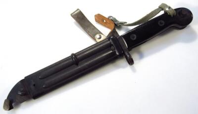 A 20thC English short dagger style bayonet - 2