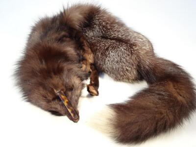 An early 20thC fur fox stole - 2