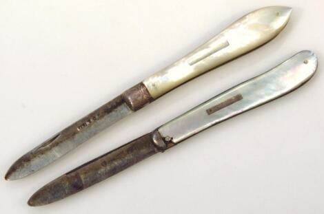 An Edwardian silver fruit knife