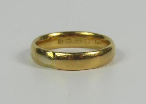 A 22ct gold wedding band