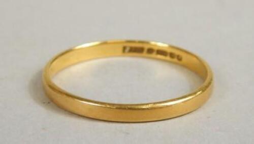 A 22ct gold wedding band