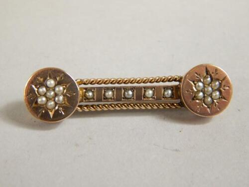 An Aesthetic period bar brooch