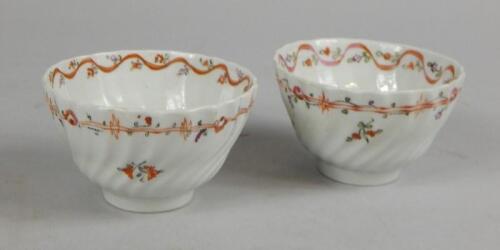 A pair of late 18th/early 19thC English porcelain tea bowls