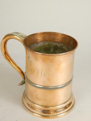 A 19thC copper and pewter quart mug