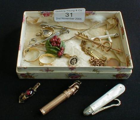 A small selection of scrap Victorian and other gold items including memorial ring