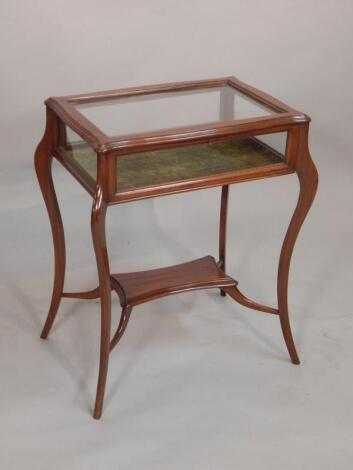 An early 20thC mahogany display table