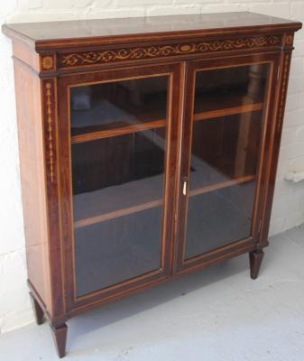 An Edwardian mahogany freestanding bookcase