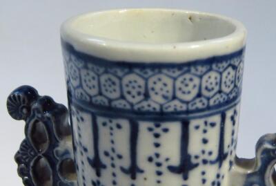 A pair of early 19thC Chinese blue and white porcelain moon flasks - 5
