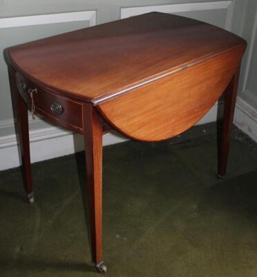 To GR270716. An early 19thC mahogany Pembroke table