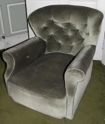 To GR270716. An early 20thC armchair