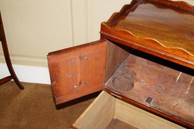 A George III mahogany night commode - 4