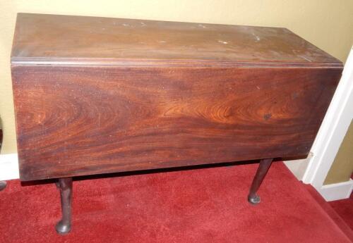 To GR270716. A George III mahogany drop leaf table