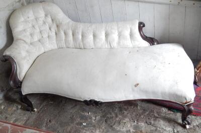 A Victorian mahogany chaise longue