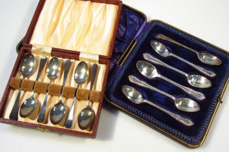 A cased set of Edwardian silver teaspoons