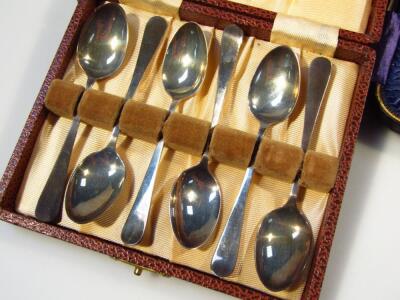 A cased set of Edwardian silver teaspoons - 2