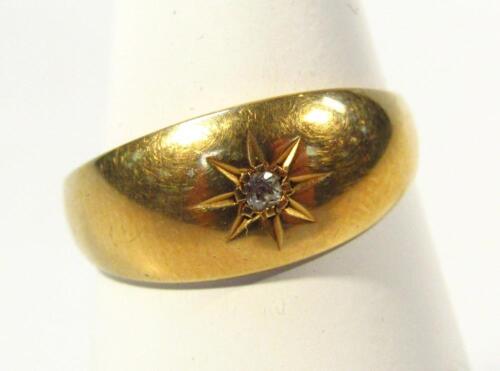 An 18ct gold ring