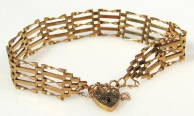 A 9ct gold gate bracelet