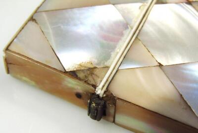 A 19thC mother of pearl cigar case - 4