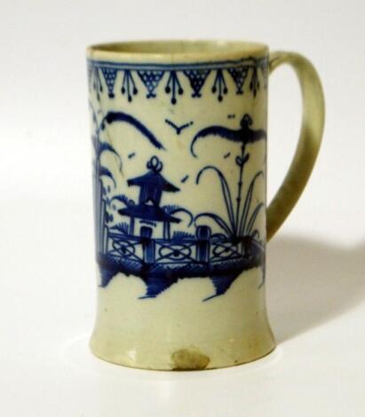 An 18thC Liverpool blue and white porcelain cider tankard