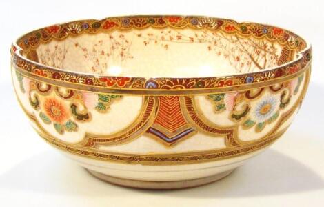 A Japanese late Taisho period satsuma bowl