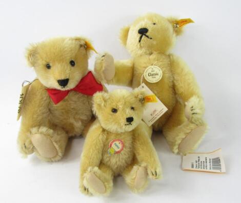 A Steiff replica of a 1927 Classic Petsy bear