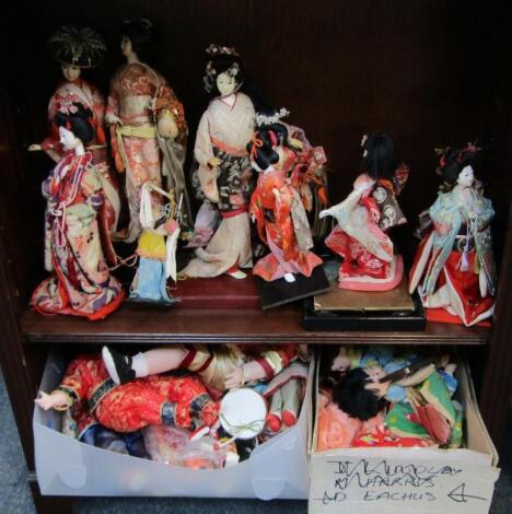 Japanese geisha girl and Chinese dolls. (a quantity)