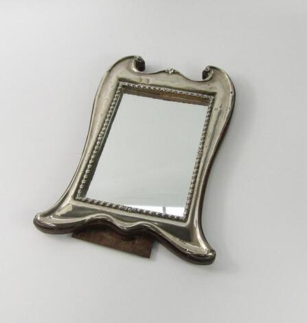 A George V silver strut photograph frame