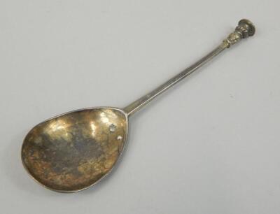 A 17thC style silver seal top spoon