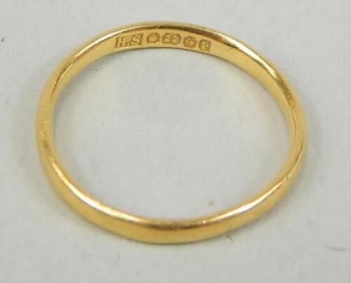 A 22ct gold wedding band