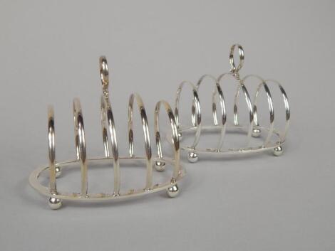 A pair of George V four division small toast racks