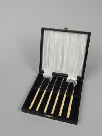 A set of six Edwardian small silver forks