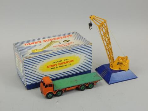 A Dinky Supertoys goods yard crane