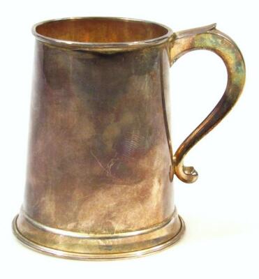 An Elizabeth II silver tankard