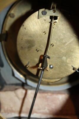 A Victorian black slate mantel clock - 3