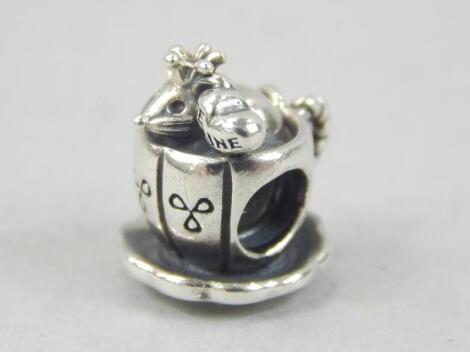 A Pandora mouse in teacup 'Be Mine' charm