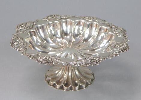 An Edwardian silver bon bon dish