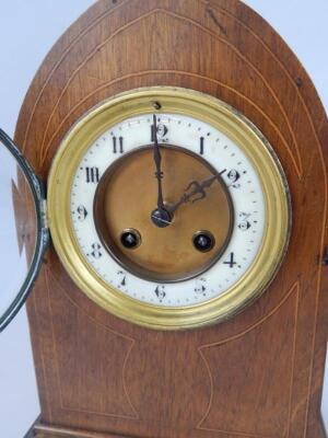 An Edwardian mahogany and boxwood strung Abbot's Top mantel clock - 2