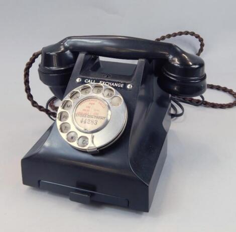 A 20thC E1332L telephone