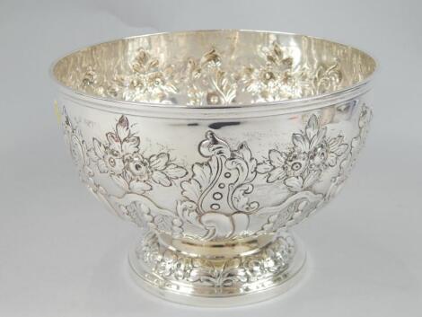 An Edwardian silver Montieth bowl