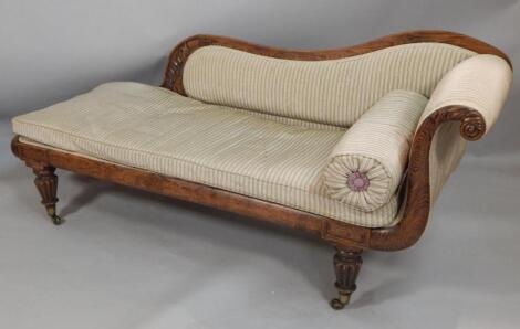 A William IV simulated rosewood chaise longue