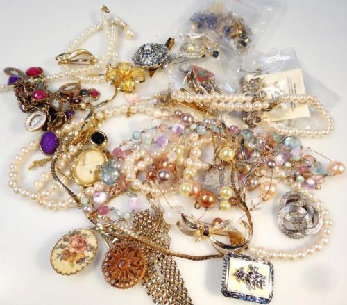 Various costume jewellery