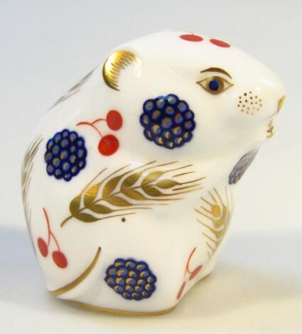 A Royal Crown Derby paperweight figure of a field mouse