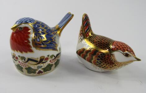 A Royal Crown Derby Imari paperweight modelled as the Derby Wren