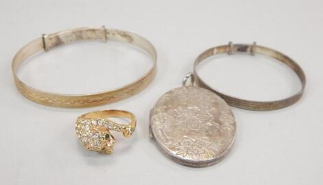 Three items of silver jewellery and a dress ring