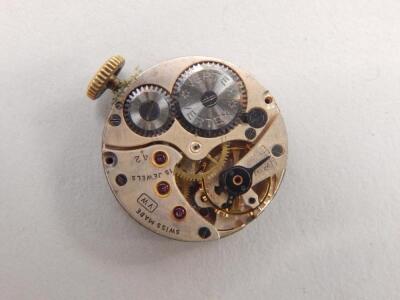 A Vertex 9ct gold ladies wristwatch - 3