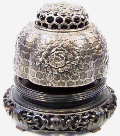 A Japanese late Meiji period censer