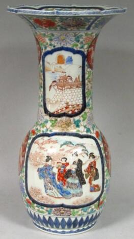 An early 19thC Chinese porcelain vase